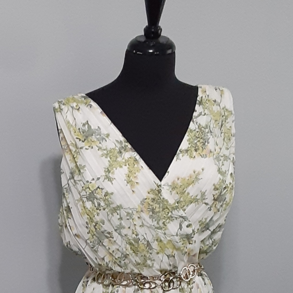 Beautiful Flowy Alex Marie Sz 16 Dress